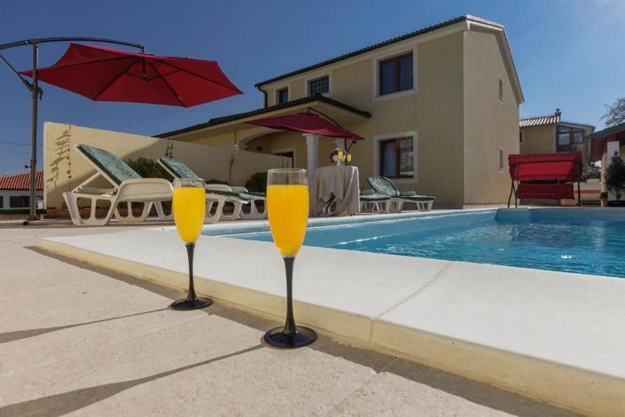 Image No.6-Propriété de 5 chambres à vendre à Vodnjan