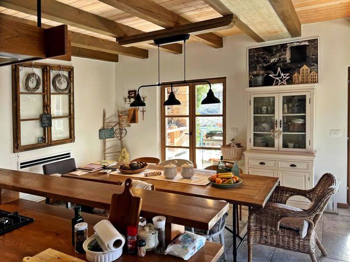 Image No.11-4 Bed Property for sale