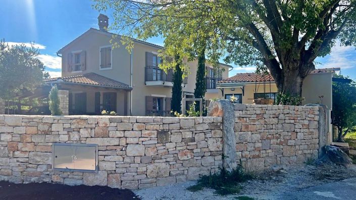 Image No.3-4 Bed Property for sale