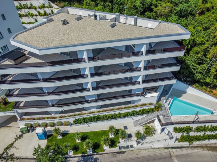 Image No.1-15 Bed Property for sale