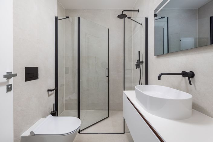 Image No.24-15 Bed Property for sale