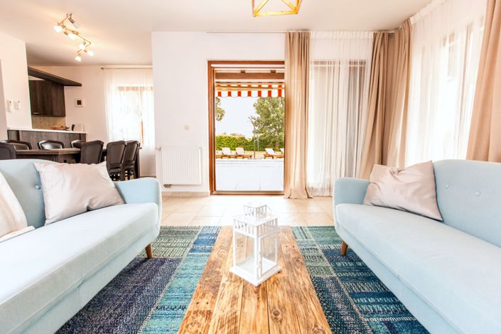 Image No.17-4 Bed Property for sale