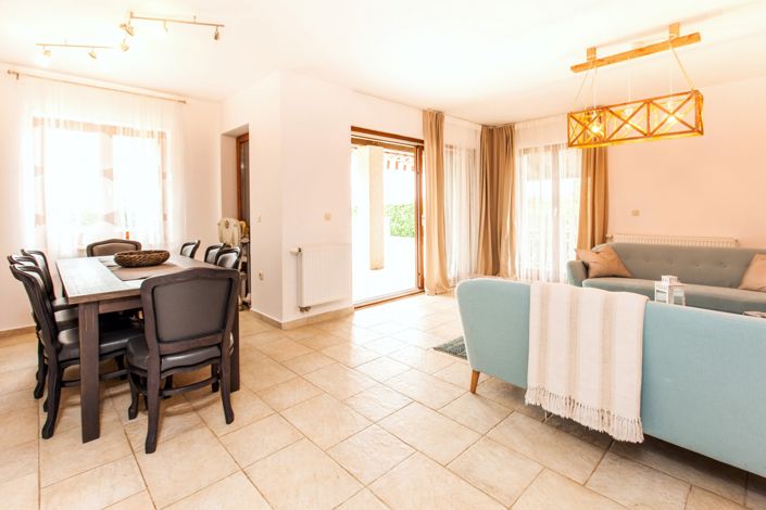 Image No.19-4 Bed Property for sale