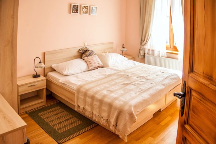 Image No.22-4 Bed Property for sale