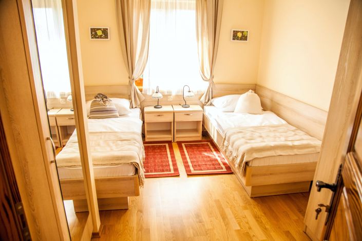 Image No.24-4 Bed Property for sale