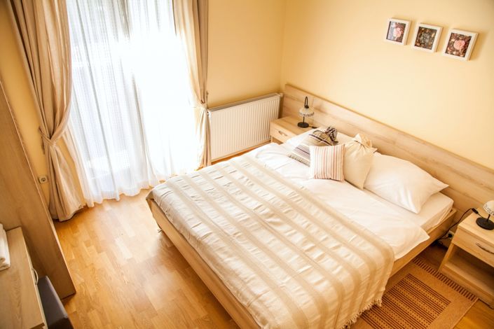 Image No.25-4 Bed Property for sale