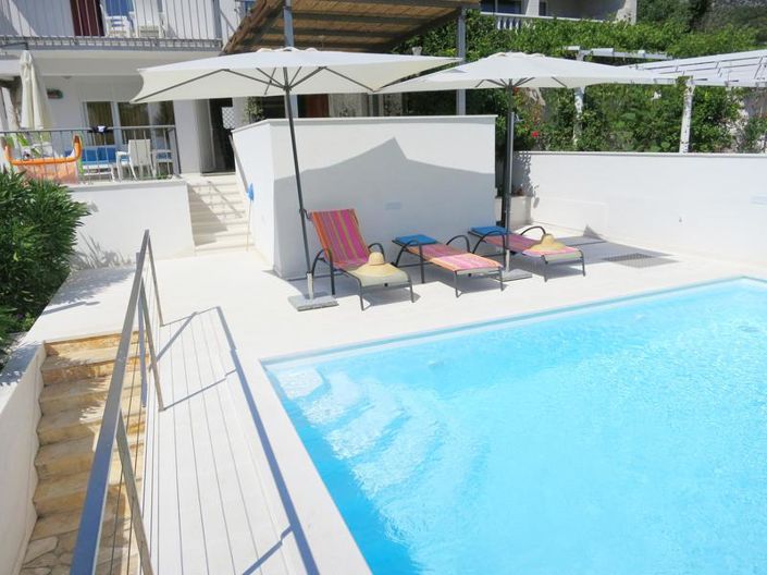 Image No.11-3 Bed Property for sale