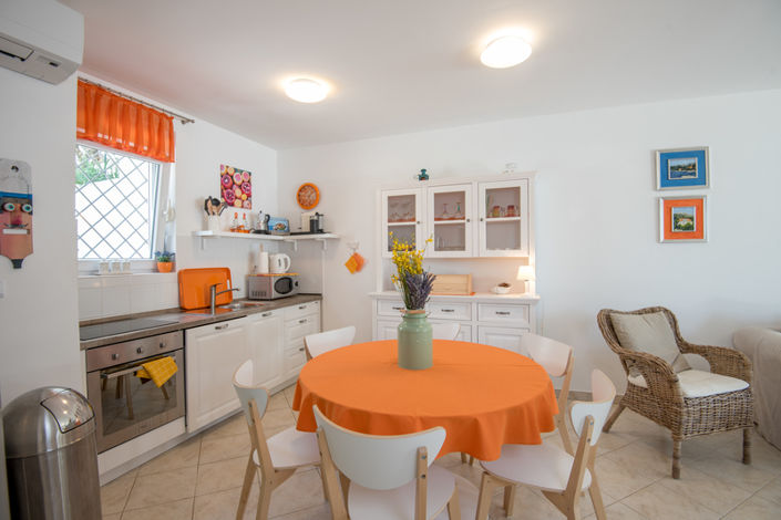 Image No.17-3 Bed Property for sale