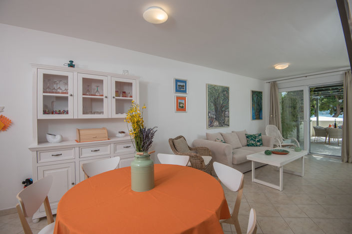 Image No.18-3 Bed Property for sale