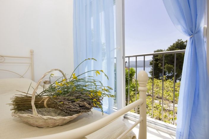 Image No.25-3 Bed Property for sale