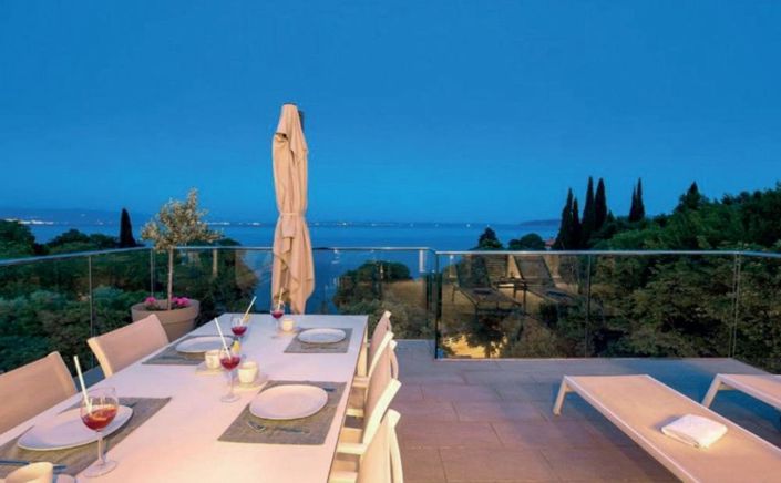 Image No.11-12 Bed Property for sale