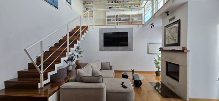 Image No.14-6 Bed Property for sale