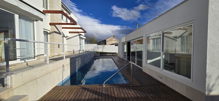 Image No.3-6 Bed Property for sale