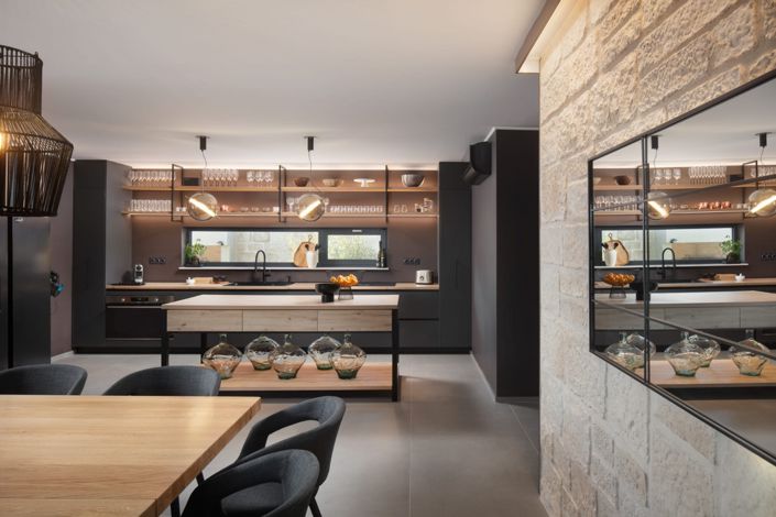 Image No.13-3 Bed Property for sale