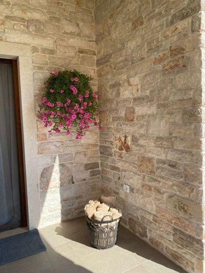 Image No.18-4 Bed Property for sale