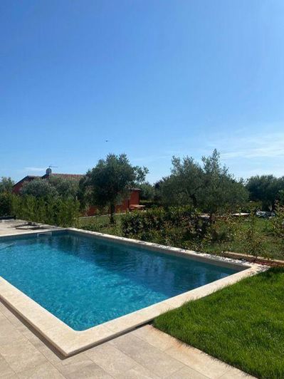 Image No.2-4 Bed Property for sale