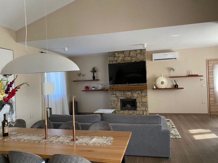 Image No.21-4 Bed Property for sale