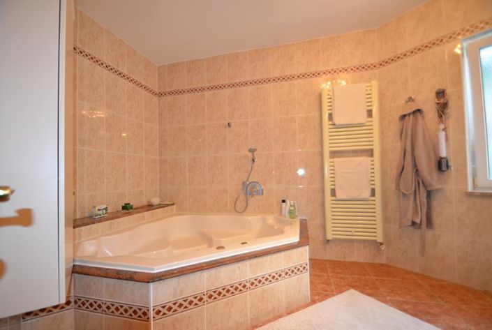 Image No.22-3 Bed Property for sale