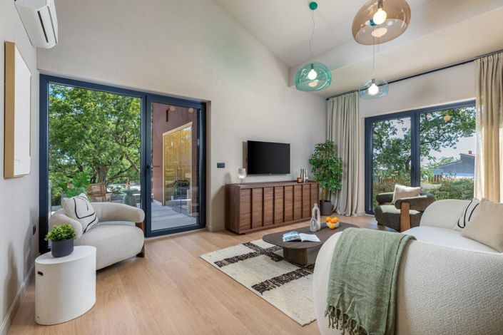 Image No.15-4 Bed Property for sale