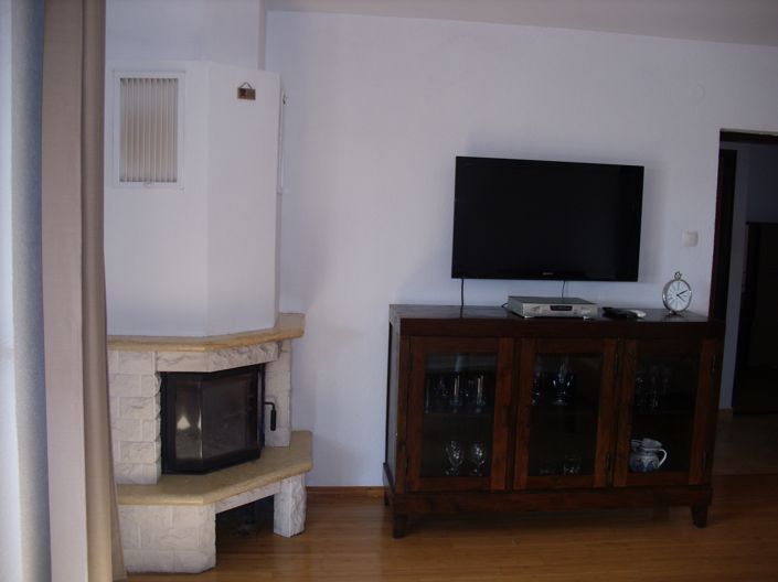 Image No.8-5 Bed Property for sale