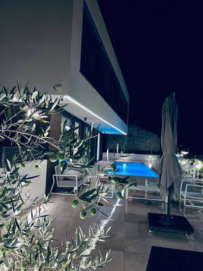 Image No.17-4 Bed Property for sale