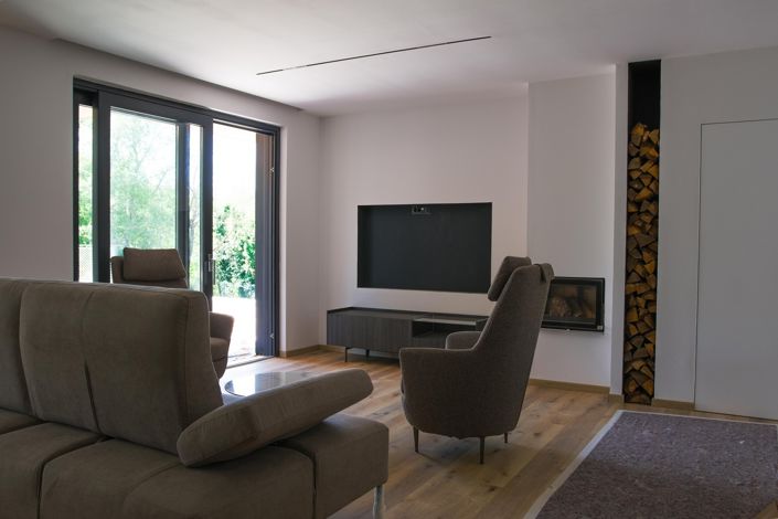 Image No.16-4 Bed Property for sale