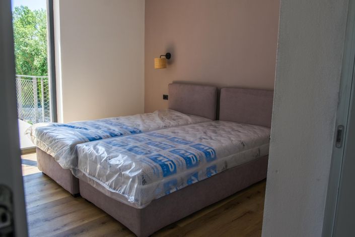 Image No.18-4 Bed Property for sale