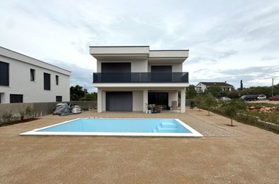 4 Bed Property for sale