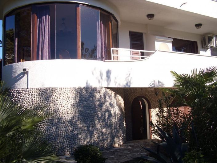 Image No.11-4 Bed Property for sale