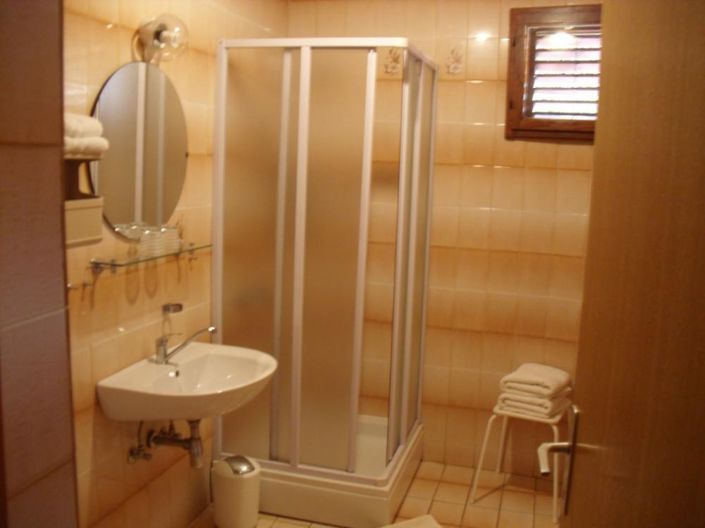 Image No.21-4 Bed Property for sale