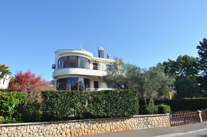 Image No.5-4 Bed Property for sale