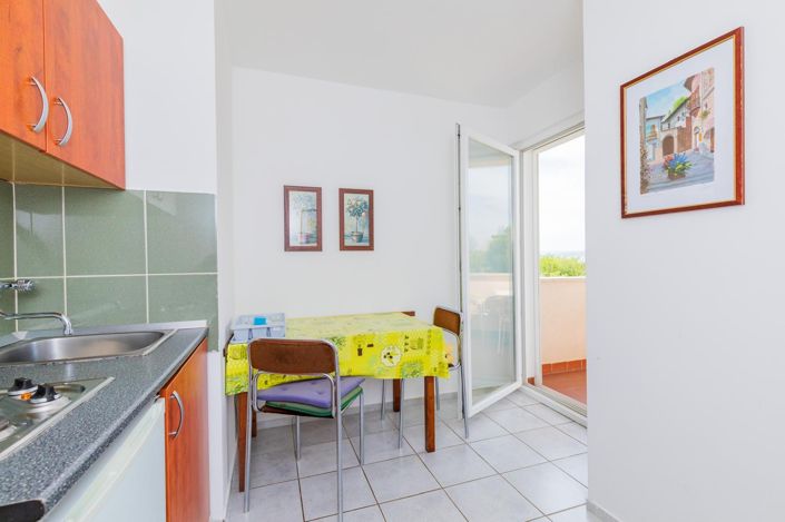 Image No.17-8 Bed Property for sale