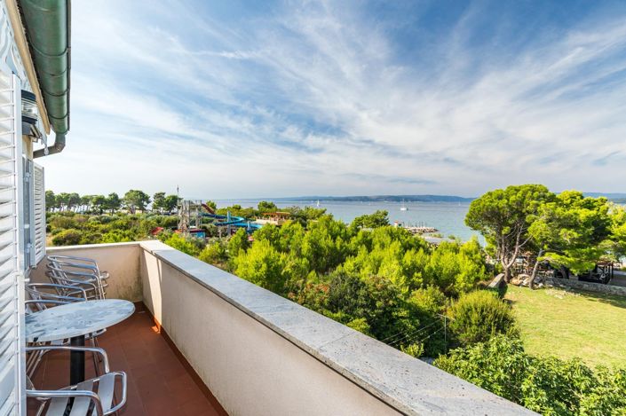 Image No.7-8 Bed Property for sale