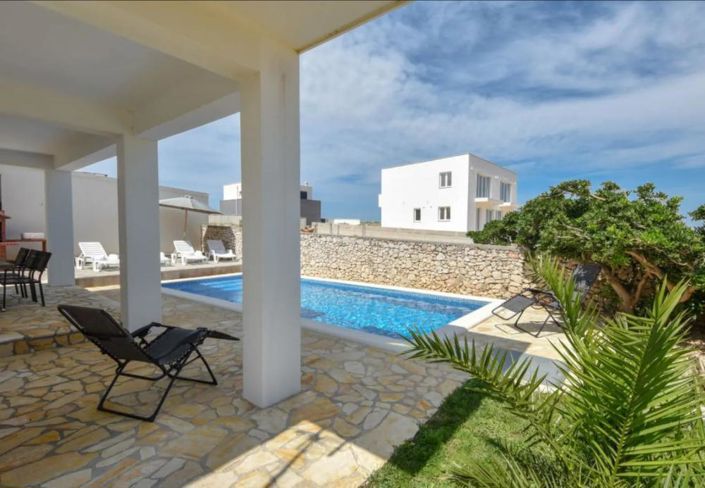 Image No.10-4 Bed Property for sale