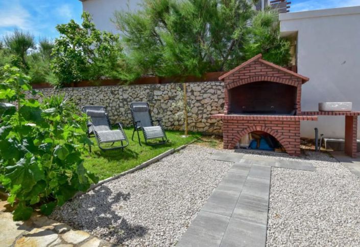 Image No.12-4 Bed Property for sale