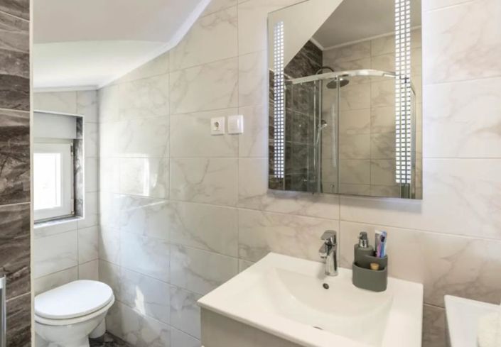 Image No.17-4 Bed Property for sale