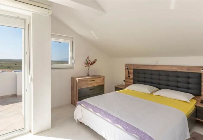 Image No.21-4 Bed Property for sale