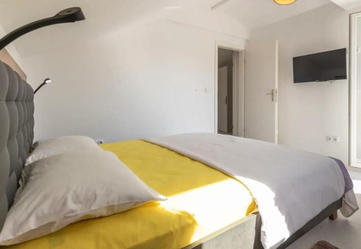 Image No.22-4 Bed Property for sale