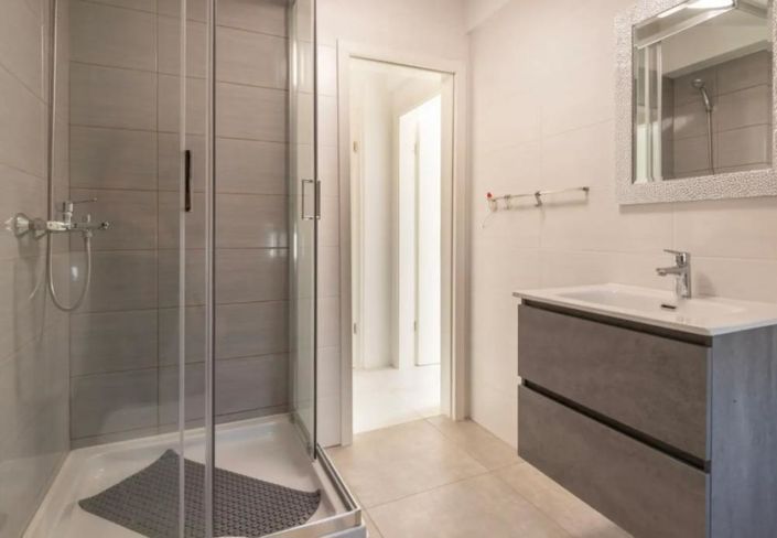 Image No.23-4 Bed Property for sale