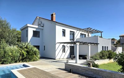 4 Bed Property for sale