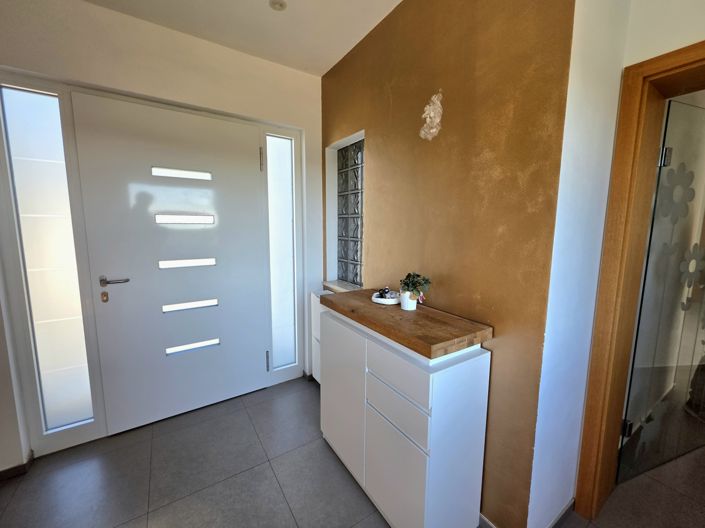 Image No.11-4 Bed Property for sale