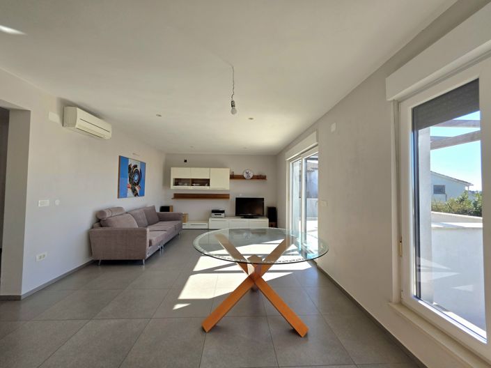 Image No.19-4 Bed Property for sale