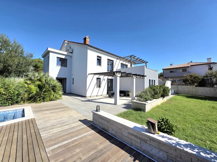 Image No.5-4 Bed Property for sale