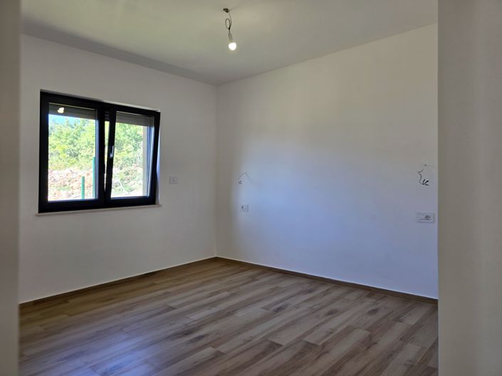 Image No.24-3 Bed Property for sale