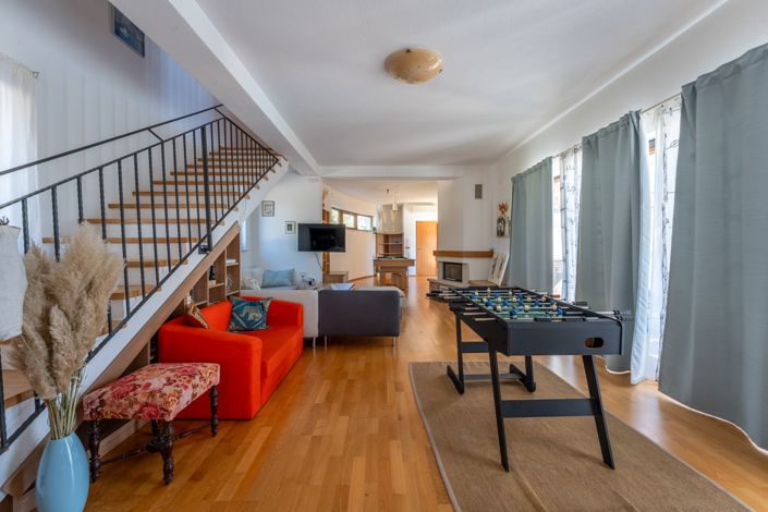 Image No.12-4 Bed Property for sale