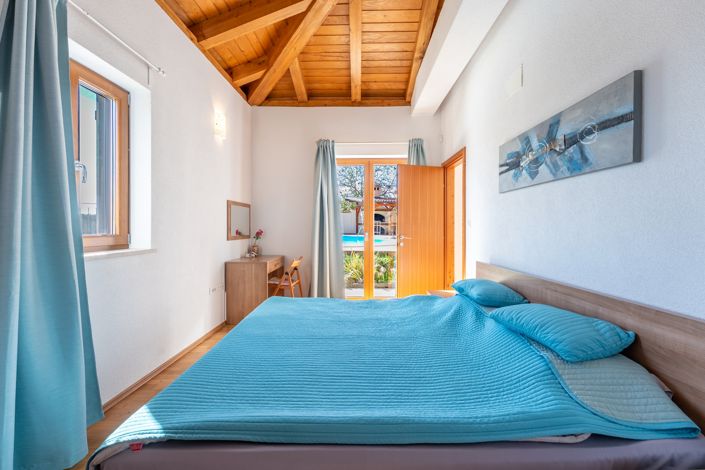 Image No.18-4 Bed Property for sale