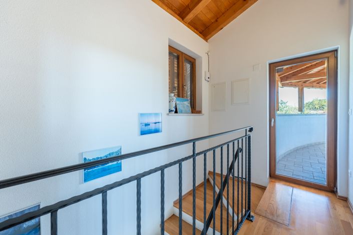 Image No.19-4 Bed Property for sale