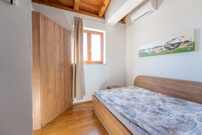 Image No.20-4 Bed Property for sale