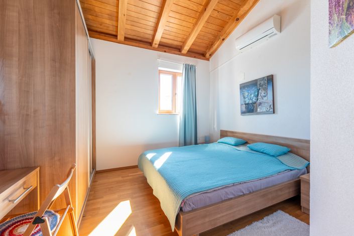 Image No.23-4 Bed Property for sale