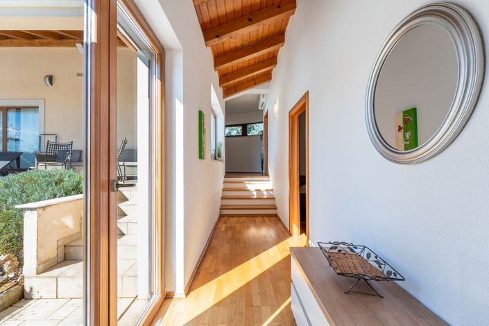 Image No.25-4 Bed Property for sale